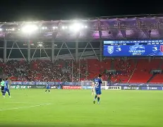 雷火娱乐 -风云突变武汉三镇国际比赛日完成体检;全明星赛版图或变;话题不断;心理建设被强调(武汉三镇新赛季球衣)